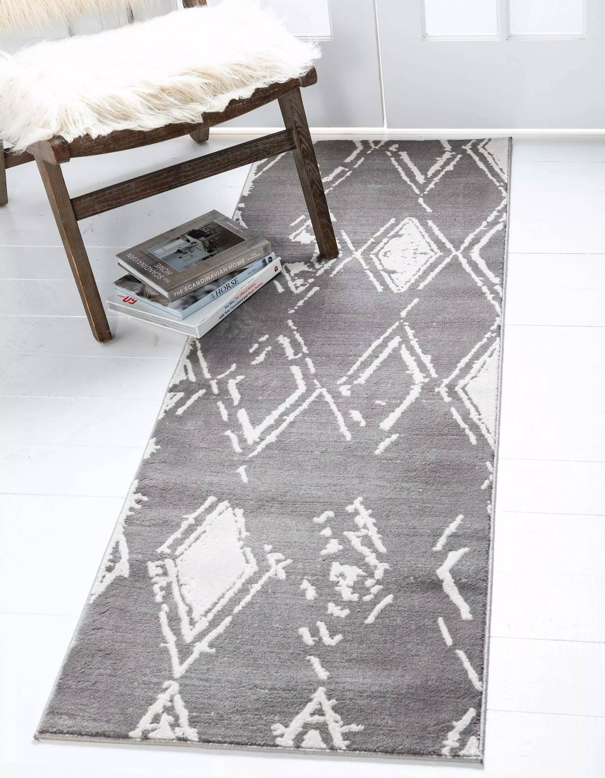 Nimes – Faded Diamond Motif Area Rug