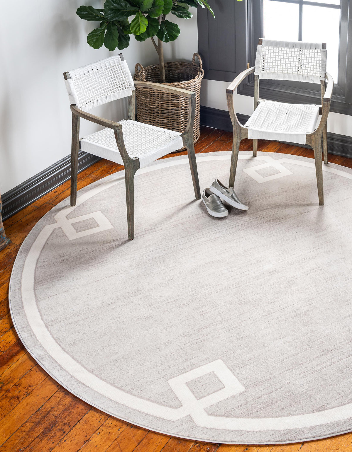 Reims – Bordered European-Style Area Rug