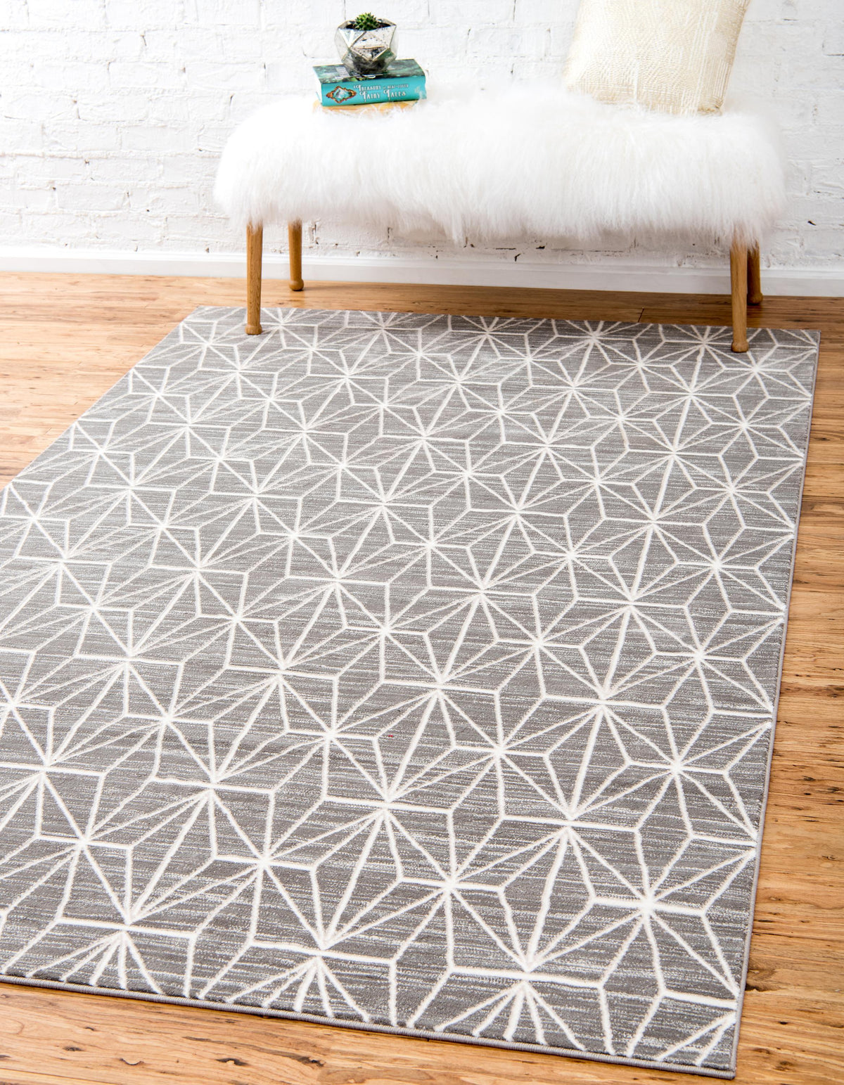 Elodie – Geometric Pattern Modern Rug