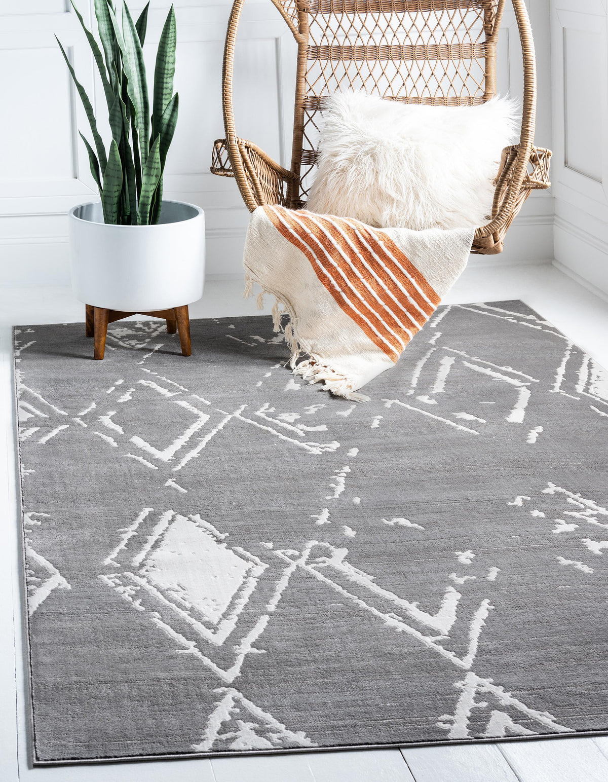 Nimes – Faded Diamond Motif Area Rug