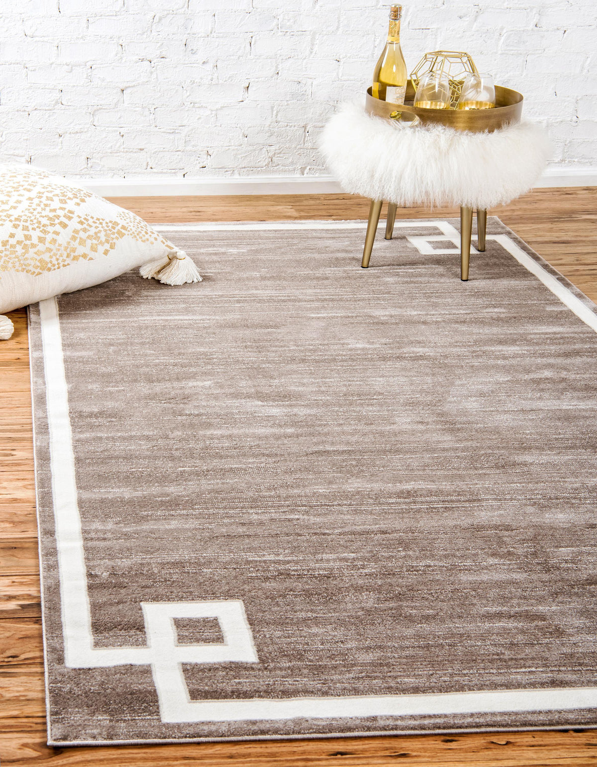 Reims – Bordered European-Style Area Rug