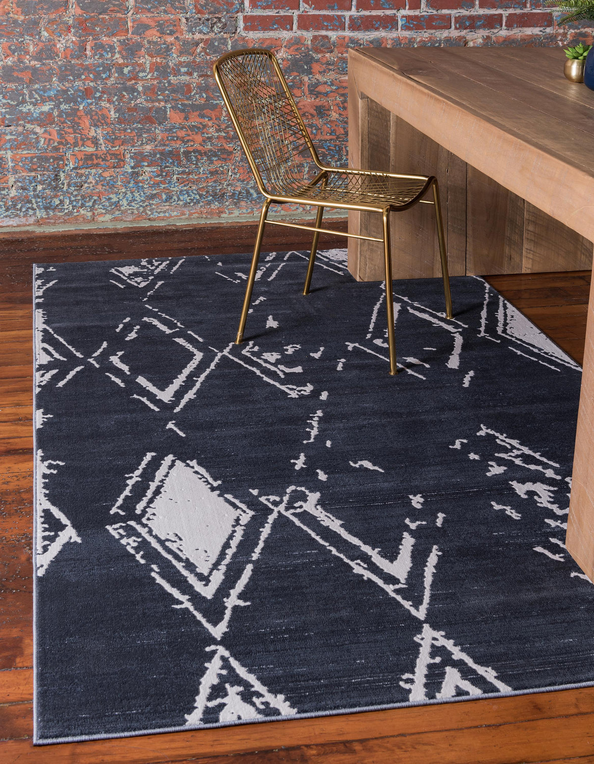 Nimes – Faded Diamond Motif Area Rug