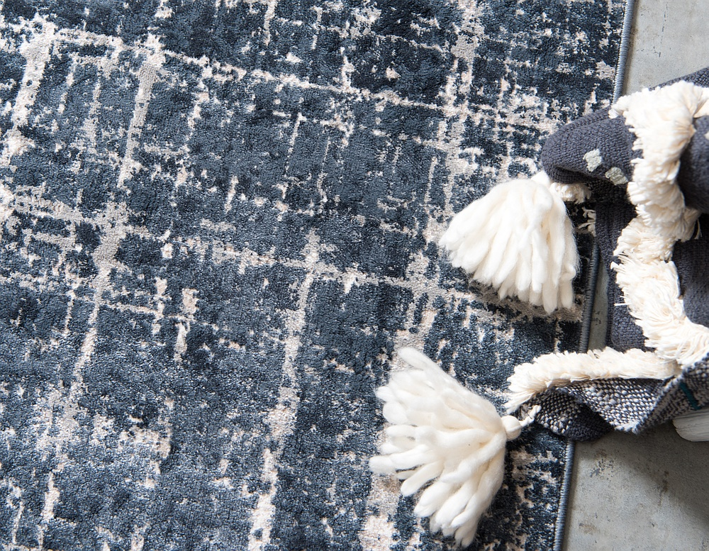 Manon – Distressed-Look Modern Area Rug