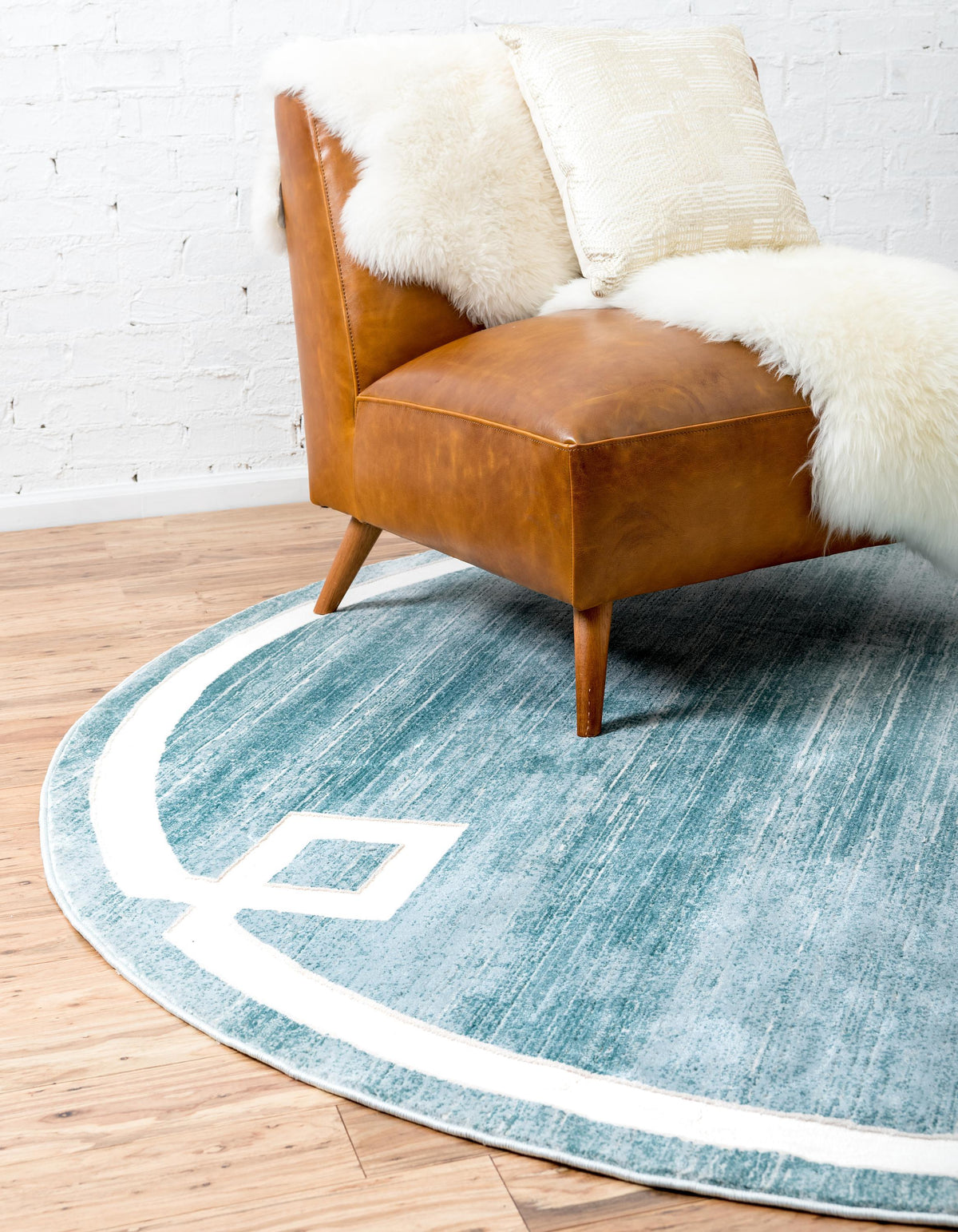 Reims – Bordered European-Style Area Rug