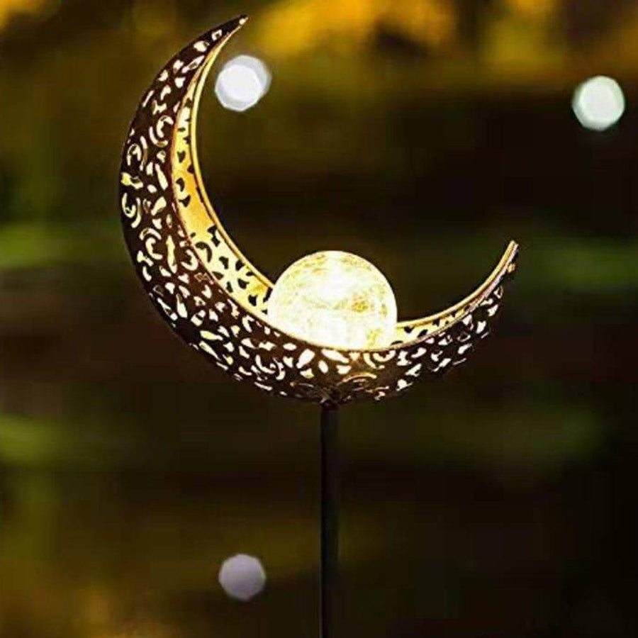 Alva – Solar Crescent Moon Garden Stake