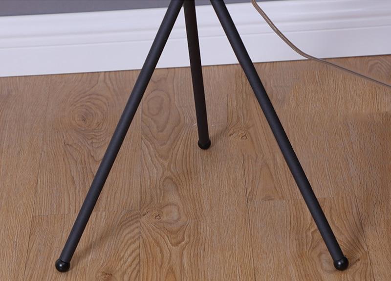 Oak – Wood and Iron Floor Lamp with End Table