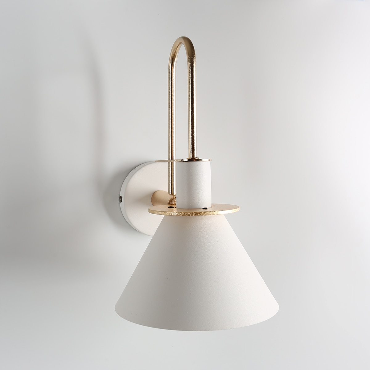 Moss – Angled Metal Wall Sconce
