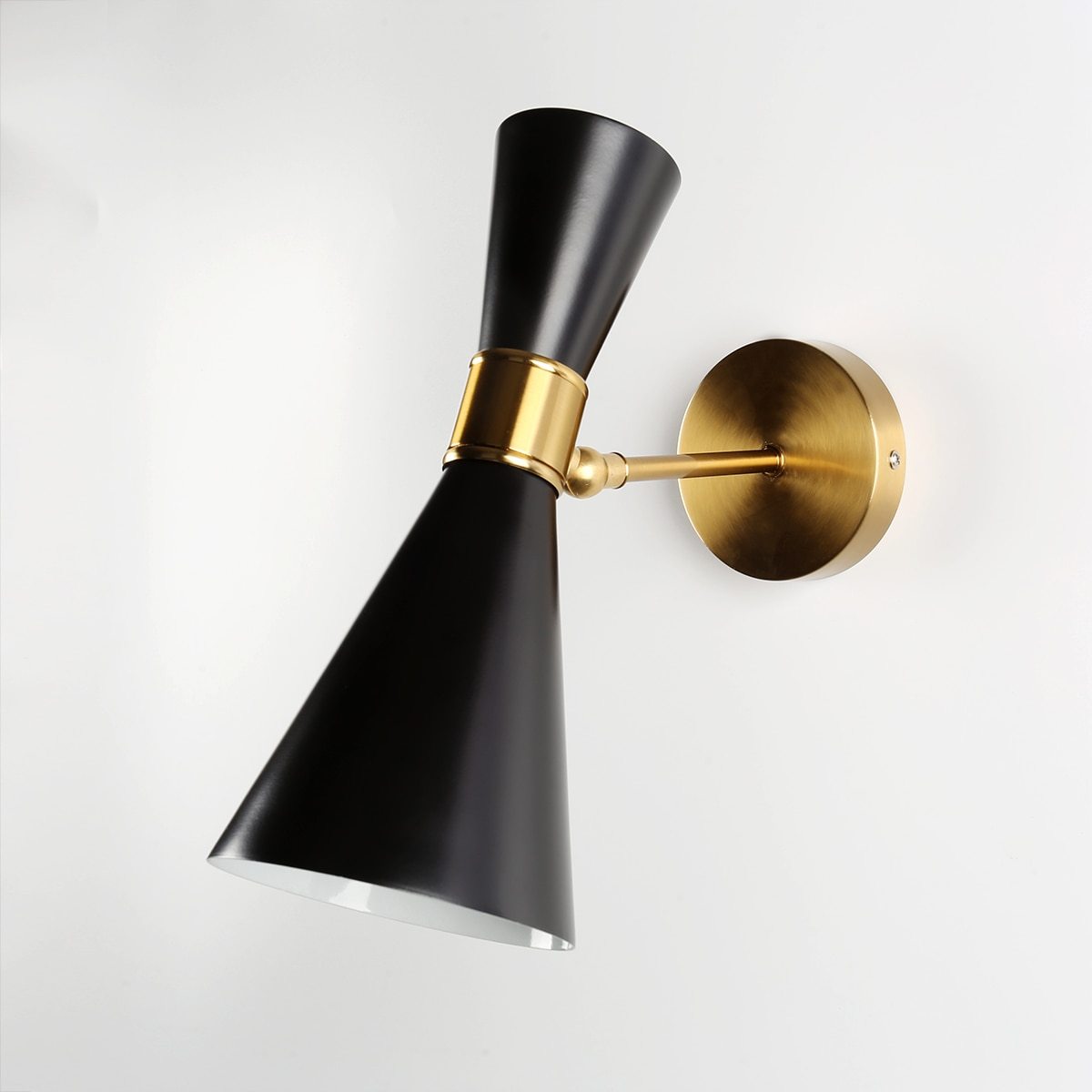 Dune – Minimalist Adjustable Wall Reading Light