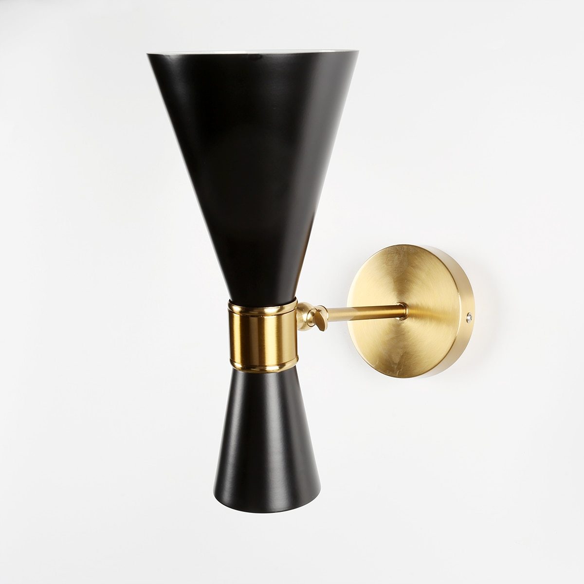 Dune – Minimalist Adjustable Wall Reading Light