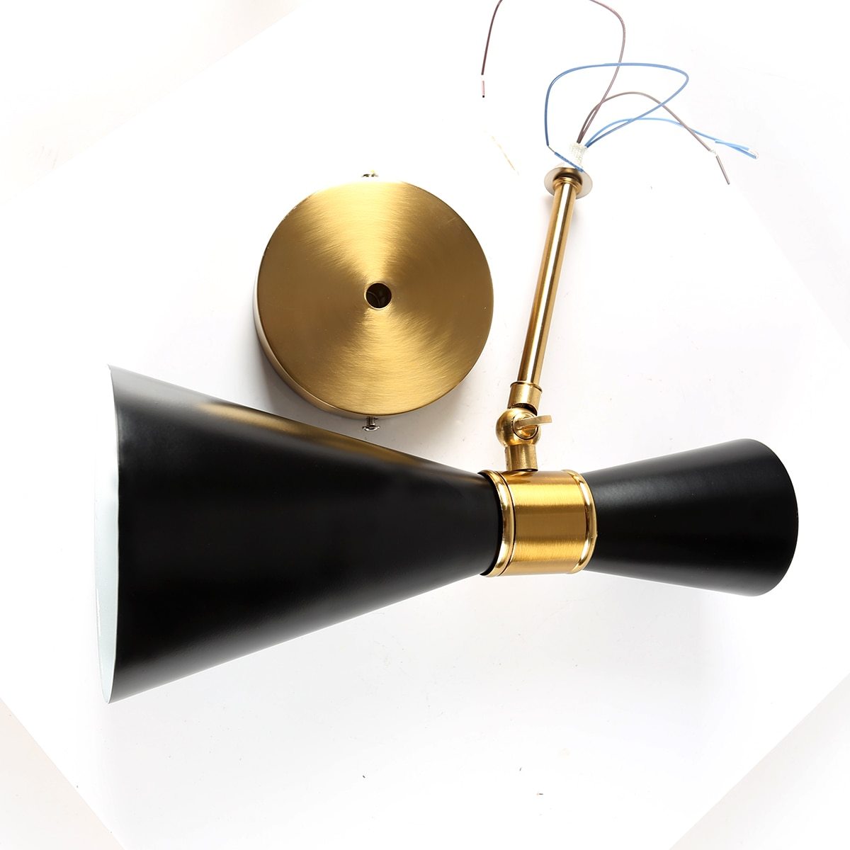 Dune – Minimalist Adjustable Wall Reading Light