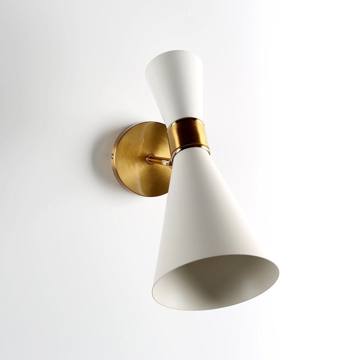 Dune – Minimalist Adjustable Wall Reading Light