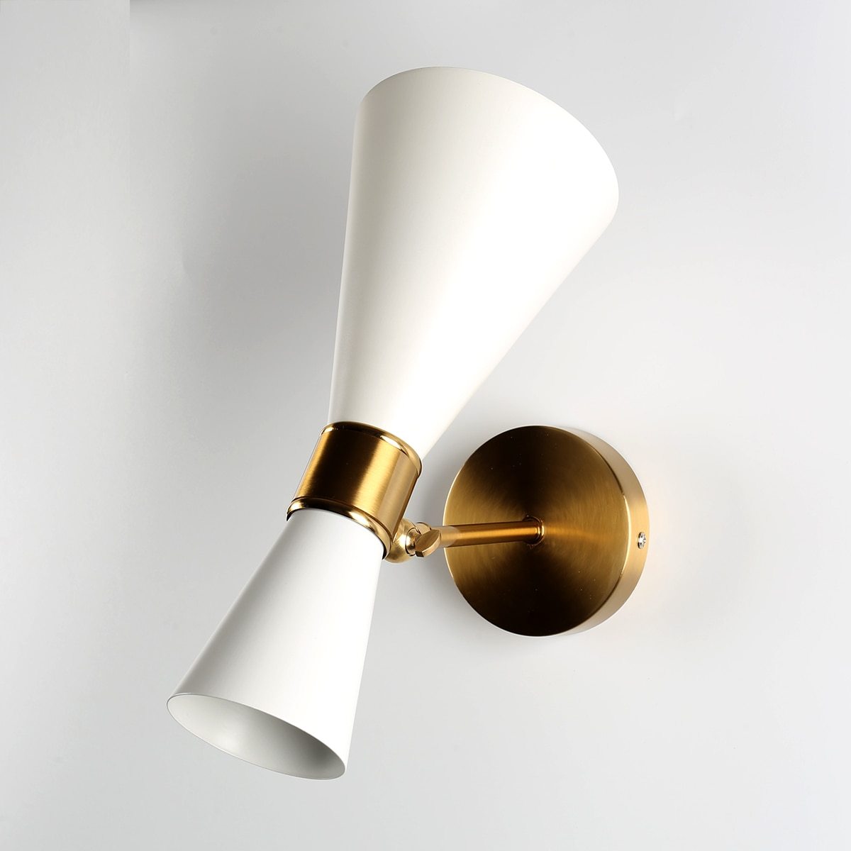 Dune – Minimalist Adjustable Wall Reading Light