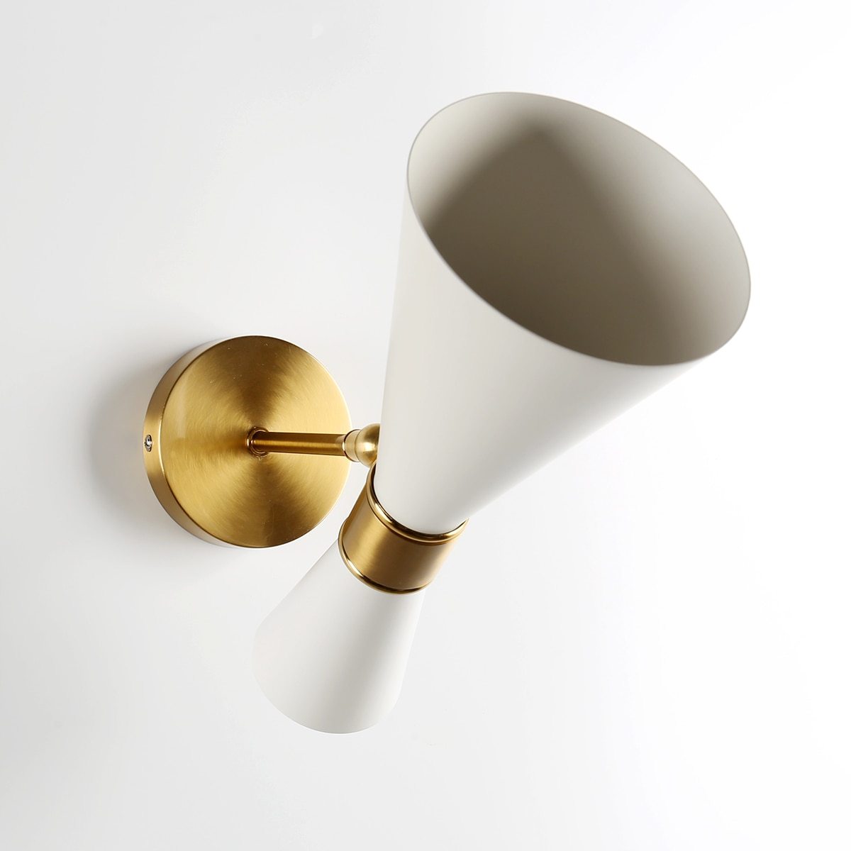 Dune – Minimalist Adjustable Wall Reading Light