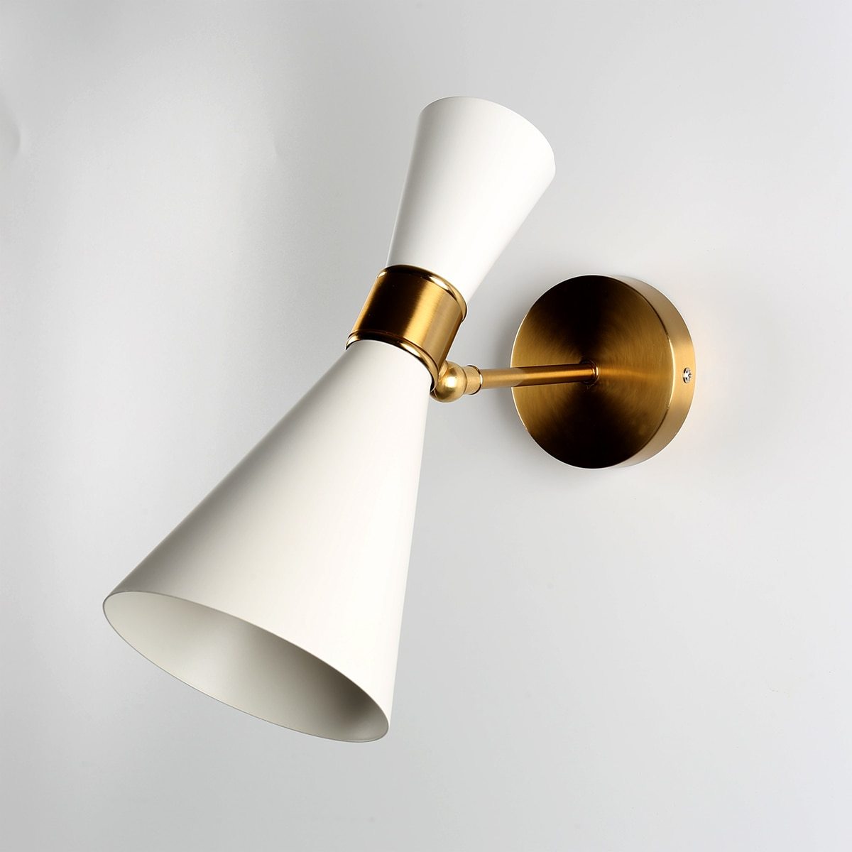 Dune – Minimalist Adjustable Wall Reading Light