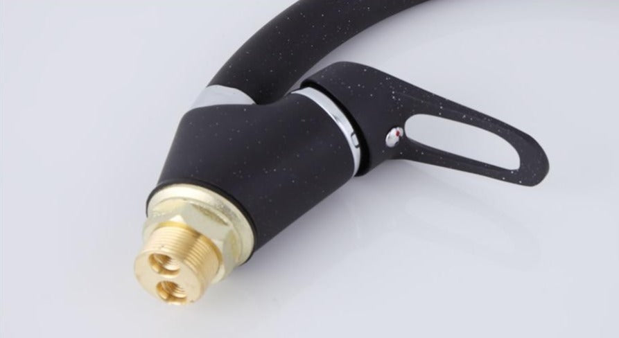 Pebble – Polished Brass Single-Hole Kitchen Tap
