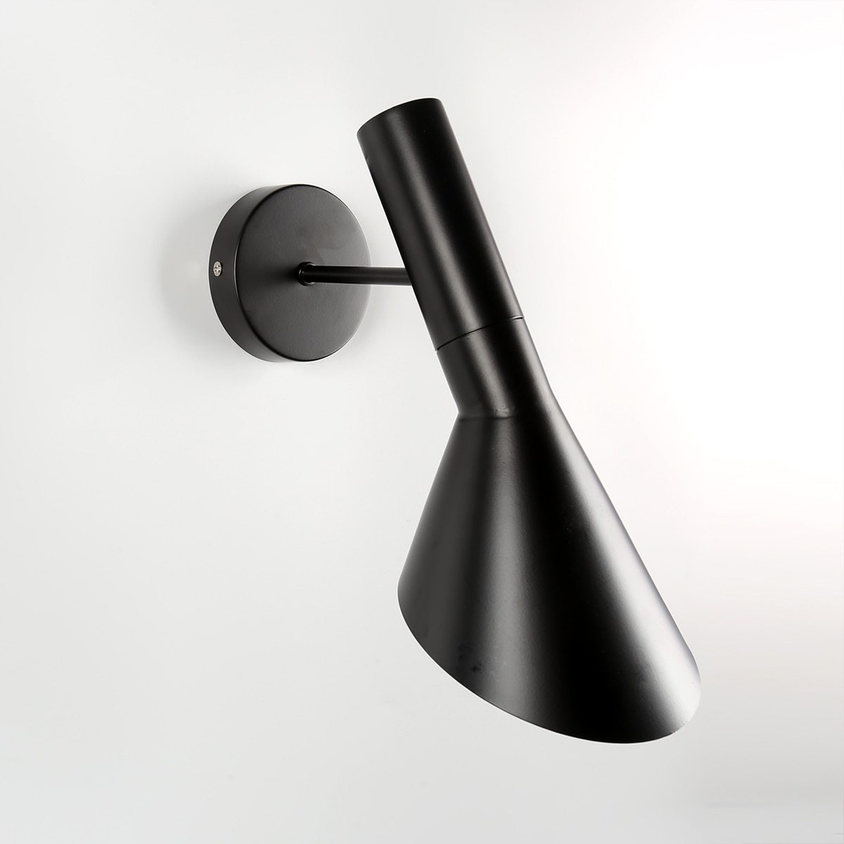 Fjord – Adjustable Metal Wall Light with Switch