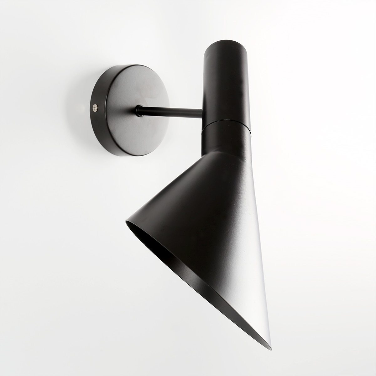 Fjord – Adjustable Metal Wall Light with Switch