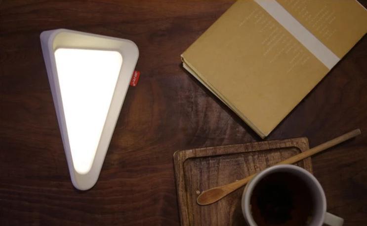 Pilar – Rechargeable Flip-to-Dim LED Reading Lamp