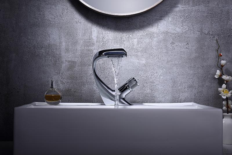Brook – Solid Brass Waterfall Basin Mixer