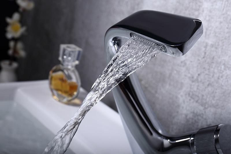 Brook – Solid Brass Waterfall Basin Mixer