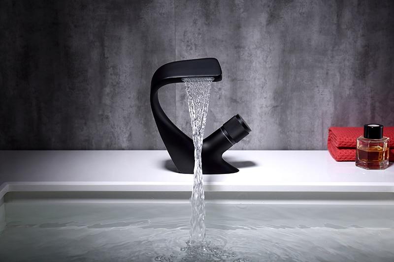 Brook – Solid Brass Waterfall Basin Mixer