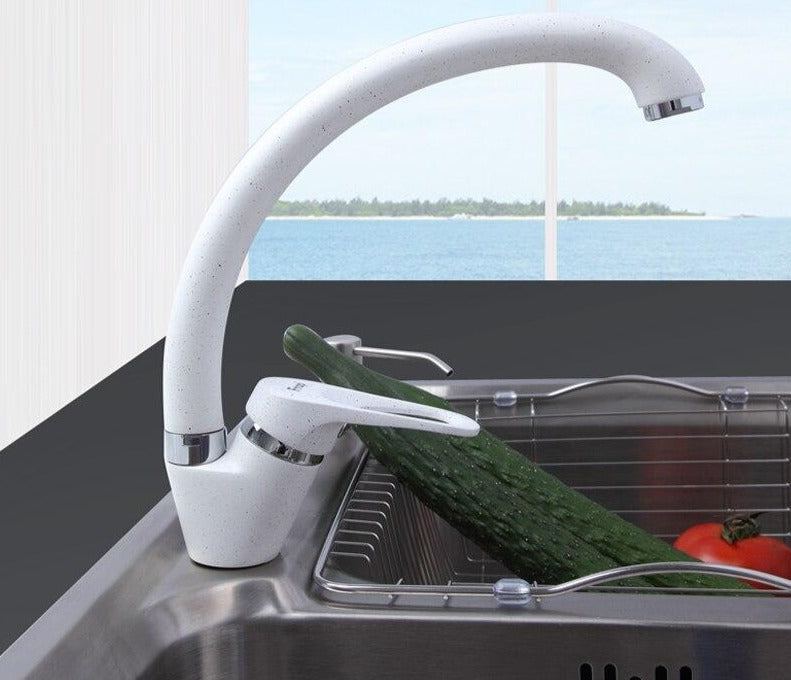 Pebble – Polished Brass Single-Hole Kitchen Tap
