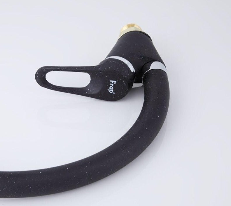 Pebble – Polished Brass Single-Hole Kitchen Tap