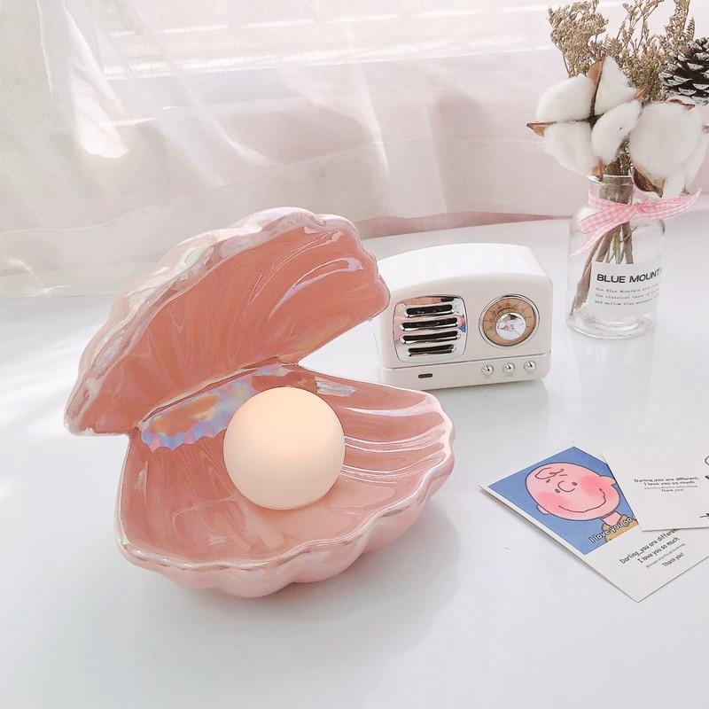 Arezzo – Ceramic Shell Pearl Night Light