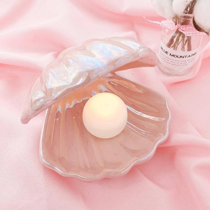 Arezzo – Ceramic Shell Pearl Night Light
