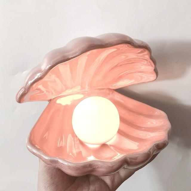 Arezzo – Ceramic Shell Pearl Night Light