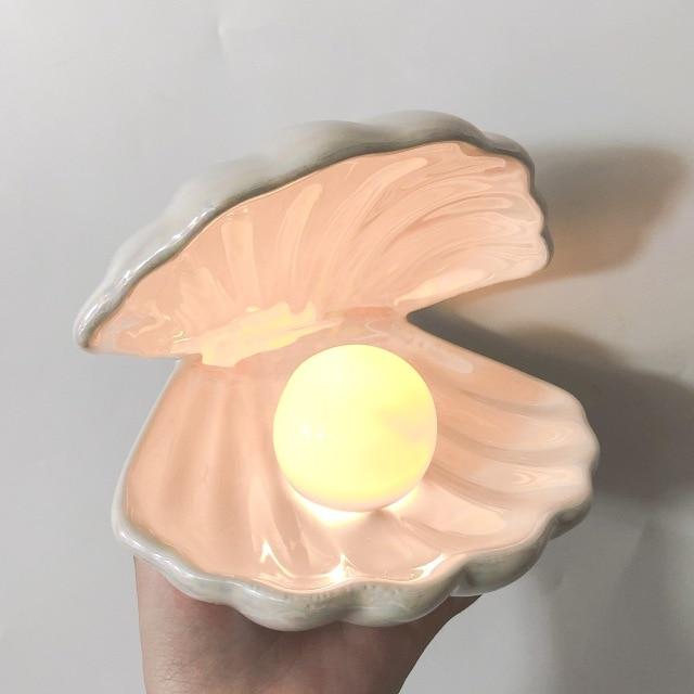Arezzo – Ceramic Shell Pearl Night Light
