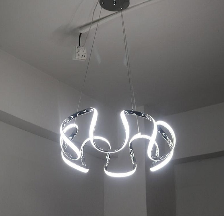Modena – Sculptural Multi-Arm LED Chandelier