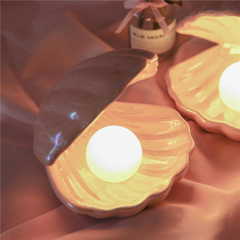 Arezzo – Ceramic Shell Pearl Night Light