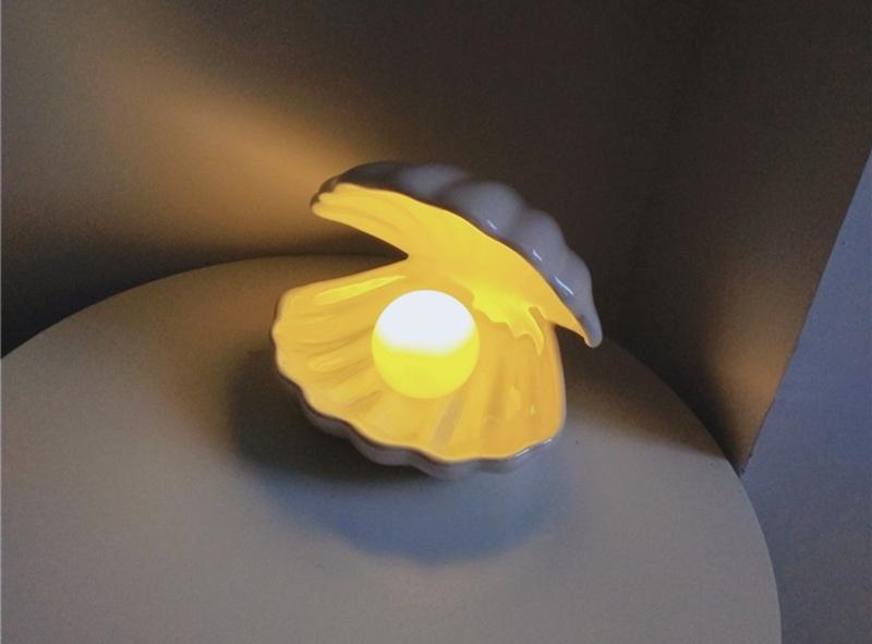 Arezzo – Ceramic Shell Pearl Night Light