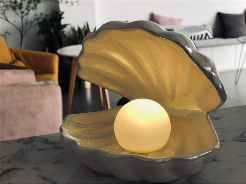 Arezzo – Ceramic Shell Pearl Night Light