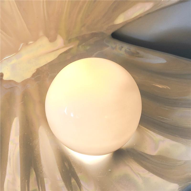 Arezzo – Ceramic Shell Pearl Night Light