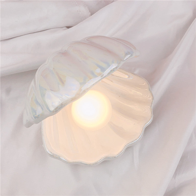 Arezzo – Ceramic Shell Pearl Night Light