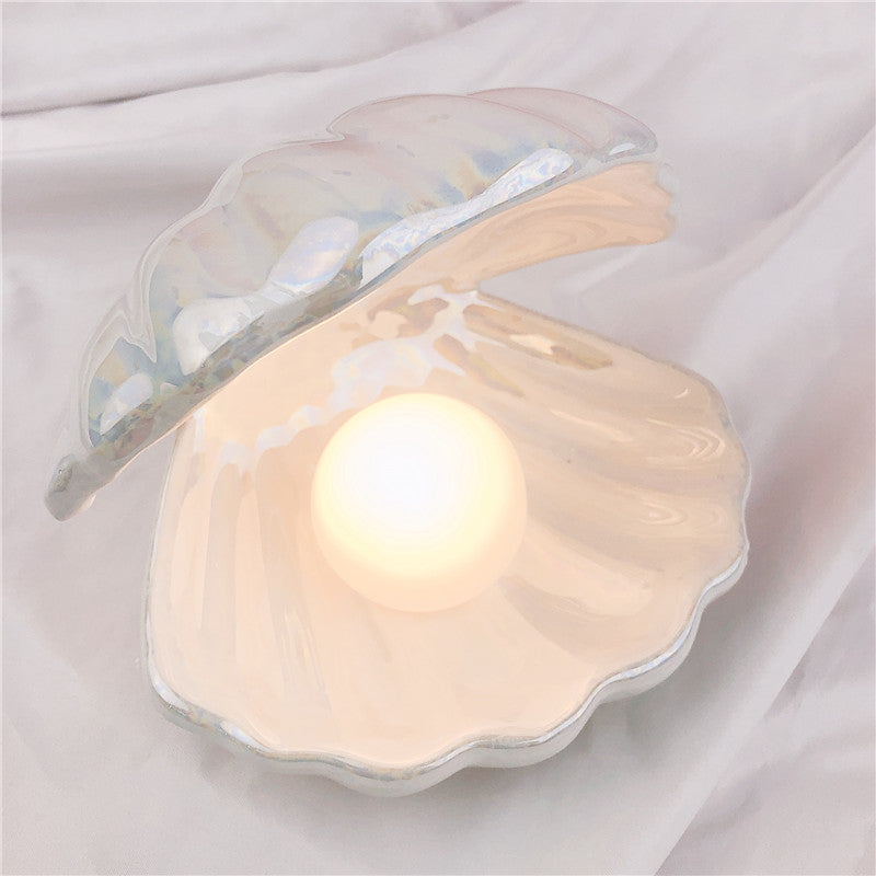 Arezzo – Ceramic Shell Pearl Night Light