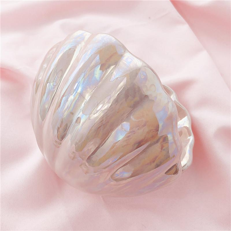Arezzo – Ceramic Shell Pearl Night Light