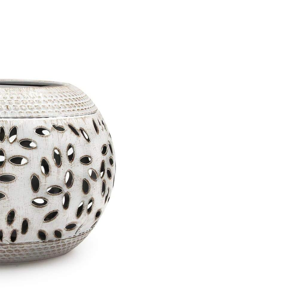 Amalfi – Globe Petal Cut-Out Solar Lantern