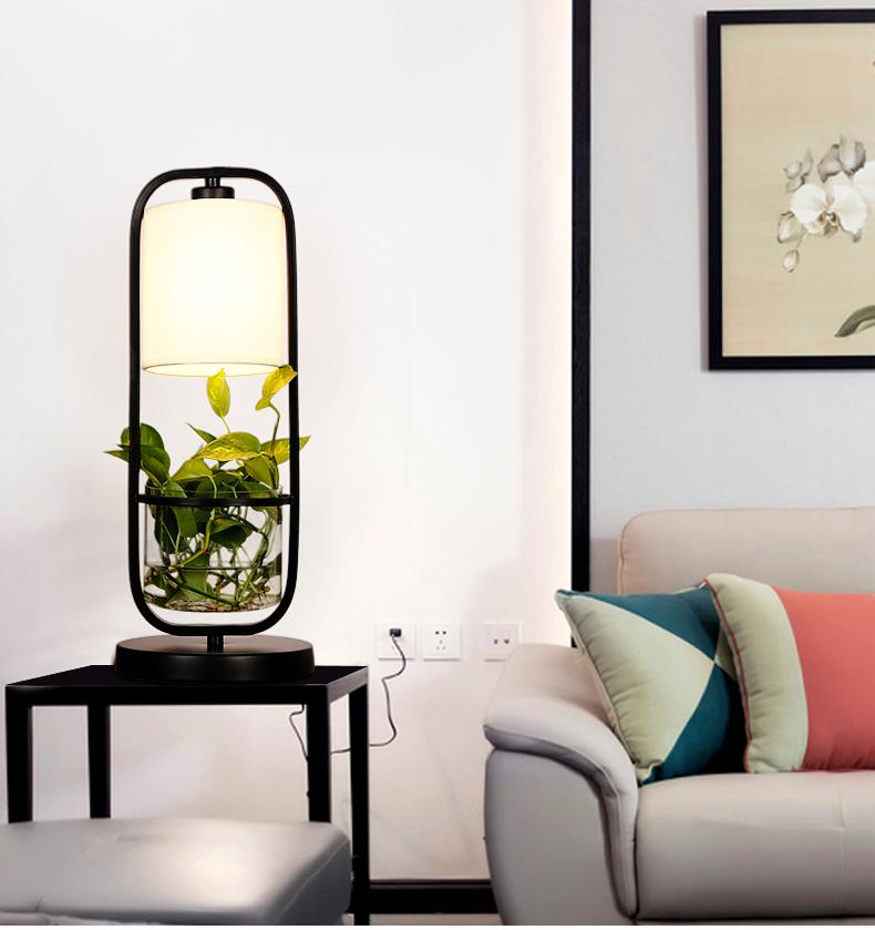 Kado – Iron Frame Planter Table Lamp