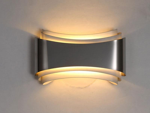 Hensley – Curved Acrylic LED Wall Light