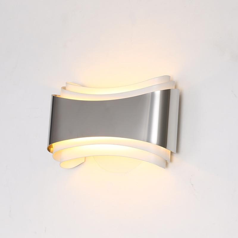 Hensley – Curved Acrylic LED Wall Light
