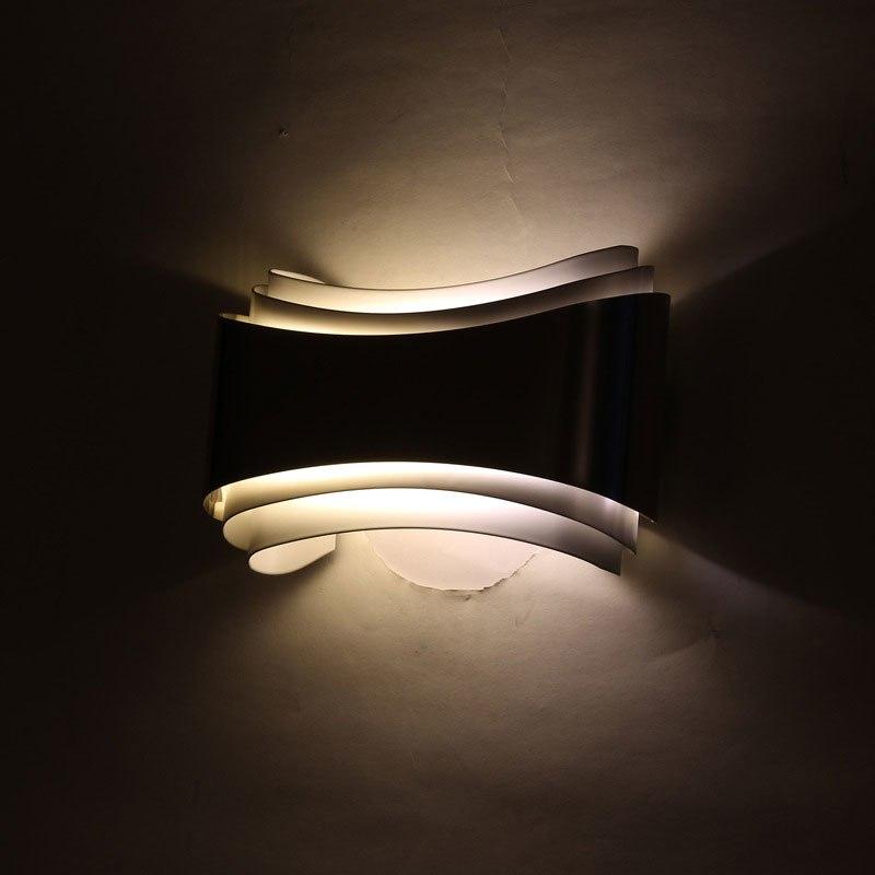 Hensley – Curved Acrylic LED Wall Light