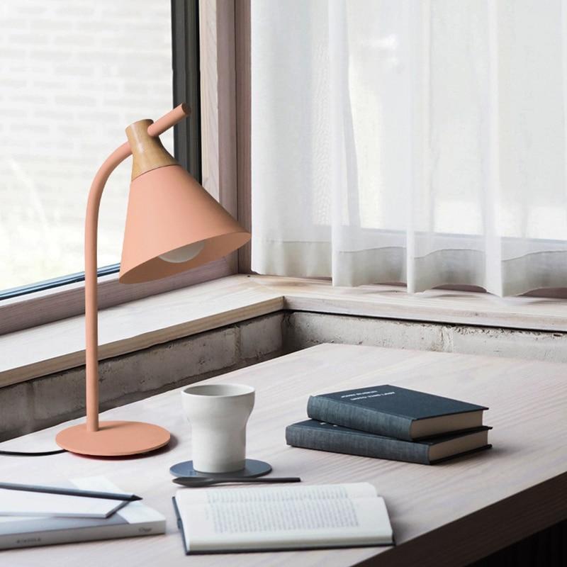 Plover – Iron and Wood Desk Lamp
