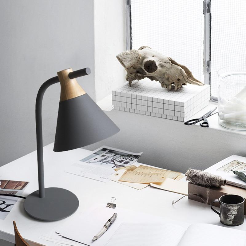 Plover – Iron and Wood Desk Lamp