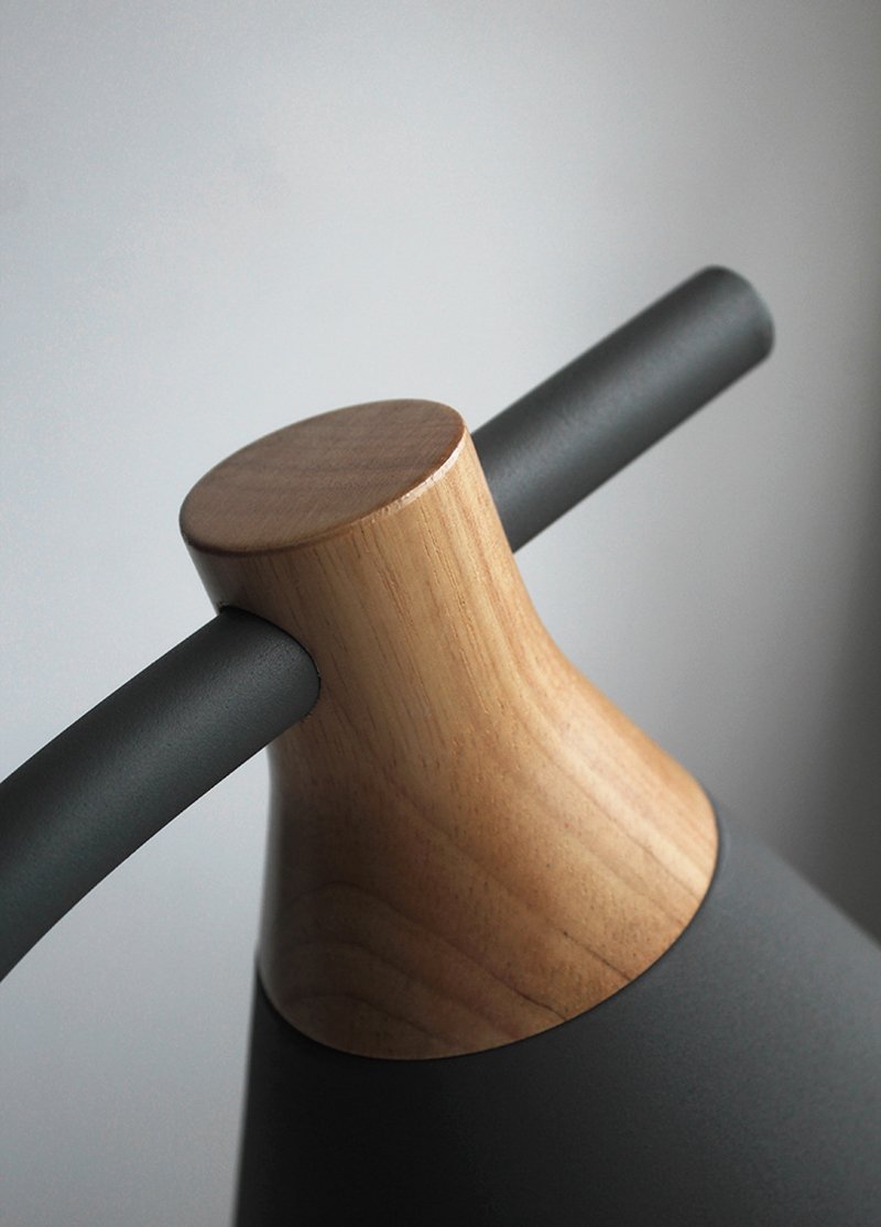 Plover – Iron and Wood Desk Lamp