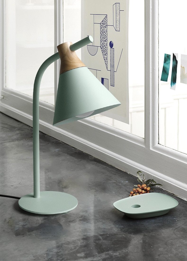 Plover – Iron and Wood Desk Lamp