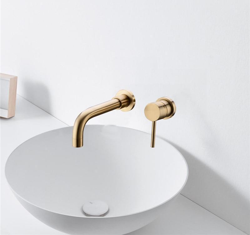 Thorne – Wall-Mounted Swivel Brass Tap