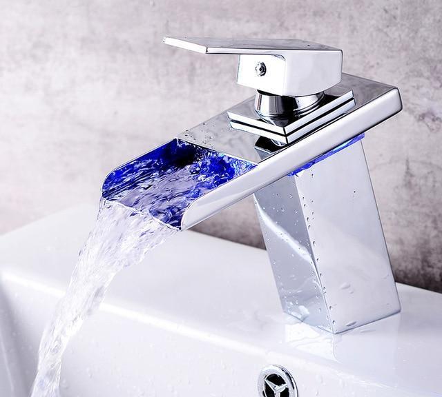 Tamarisk – Colour-Changing LED Basin Tap